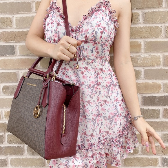 ‼️SALE‼️Michael Kors Large Bag Bundled with Wallet - Picture 5 of 7